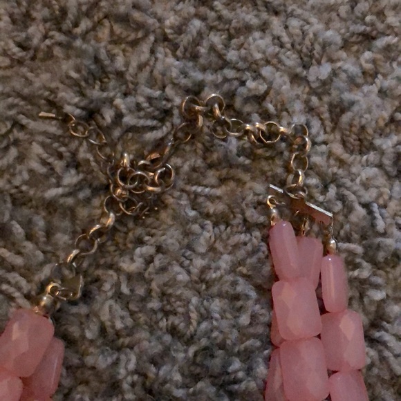Chunky pink triple strand necklace - Picture 3 of 3